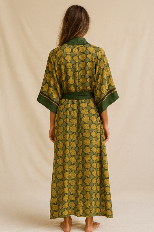 Kimono di loto dorato